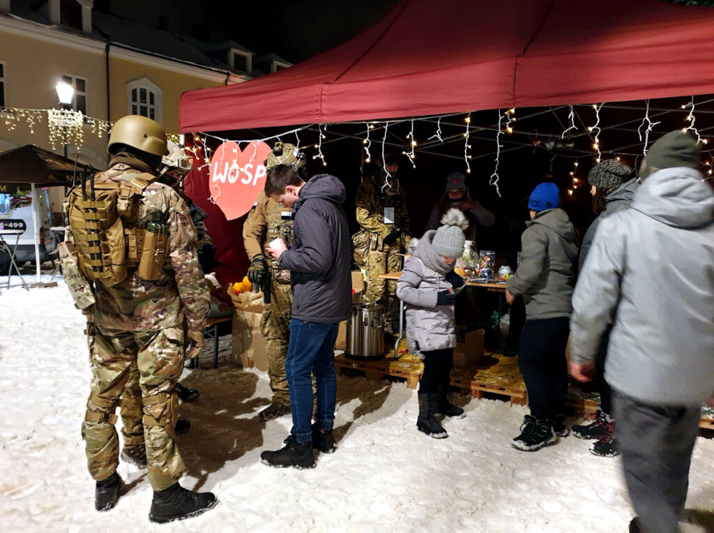 Kiermasz na krośnieńskim rynku podczas 27 finału WOŚP 2019