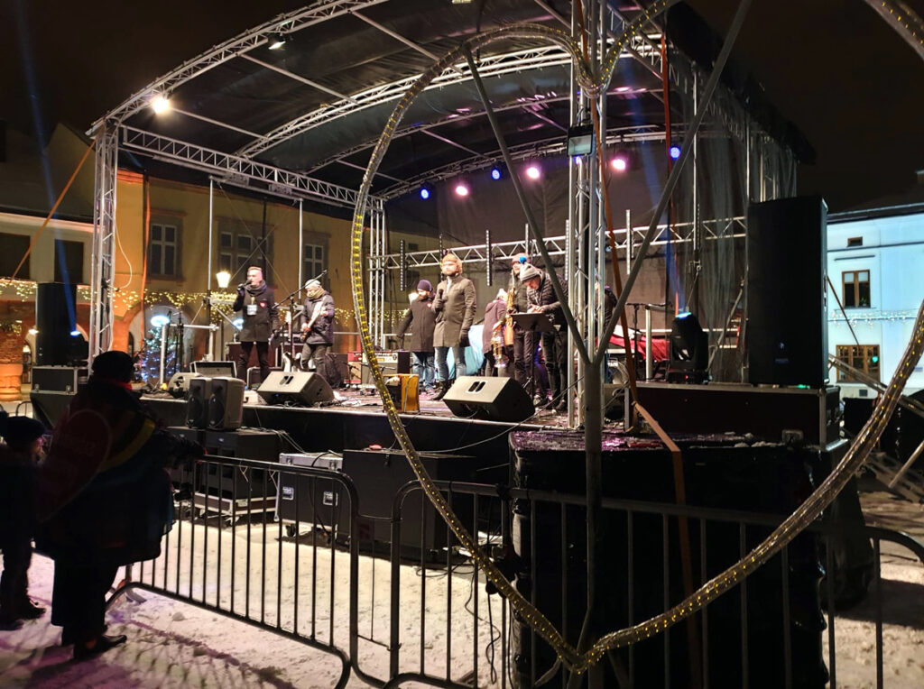 Koncert Zespołu DOC. na krośnieńskim rynkru podczas 27 finału WOŚP 2019