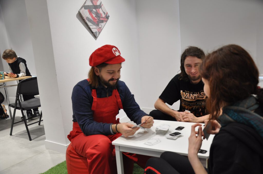 W czasie Tygodnia Otwarcia w BWA odbył się Games Room zorganizowany przez ekipę GraTY. Kontrastowe zestawienie sztuki nowoczesnej i gier planszowych.