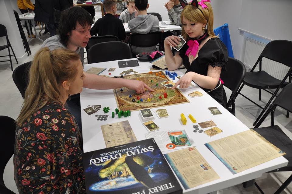 W czasie Tygodnia Otwarcia w BWA odbył się Games Room zorganizowany przez ekipę GraTY. Kontrastowe zestawienie sztuki nowoczesnej i gier planszowych.