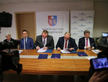 Podpisano umowy dotyczące projektów inwestycji kolejowych