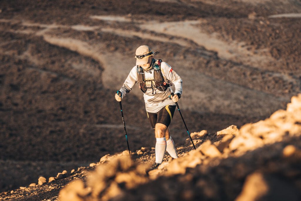 Franciszkanin o. Jacek Wójtowicz na Runmageddon Global Sahara 2019