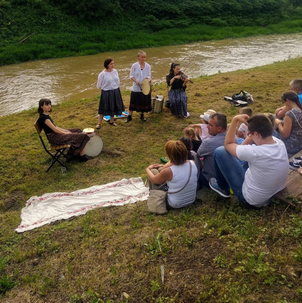 Opowieści z walizki podczas Wielokulturowej Sobótki nad Wisłokiem 2019