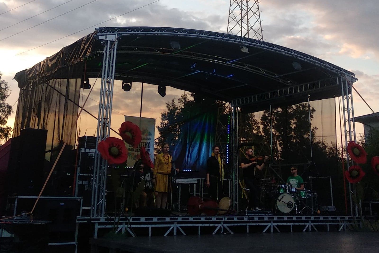 Koncert zespołu Krzikopa podczas Wielokulturowej Sobótki nad Wisłokiem 2019