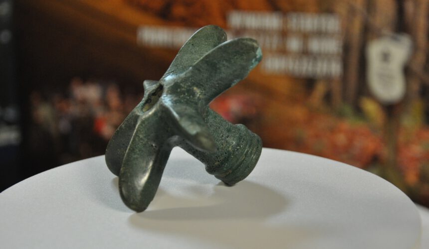 Stowarzyszenie Eksploracyjno Historyczne Galicja odnalazło pod Duklą buławę sprzed 3000, konferejca na temat znaleziska odbyła się w Prywantym Muzeum Podkarpackich Pól Bitewnych w Krośnie