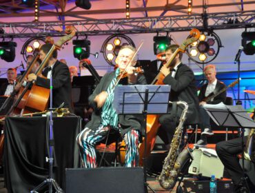 Koncert UrbSymphony w hangarze w ramach 4 edycji Young Arts Festival 2019 w Krośnie