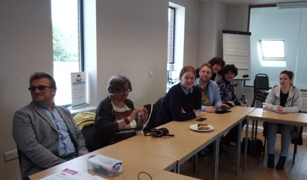 Organizatorzy Społeczni szkolili się w Wielkiej Brytanii, gdzie model Community Organising został zapoczątkowany
