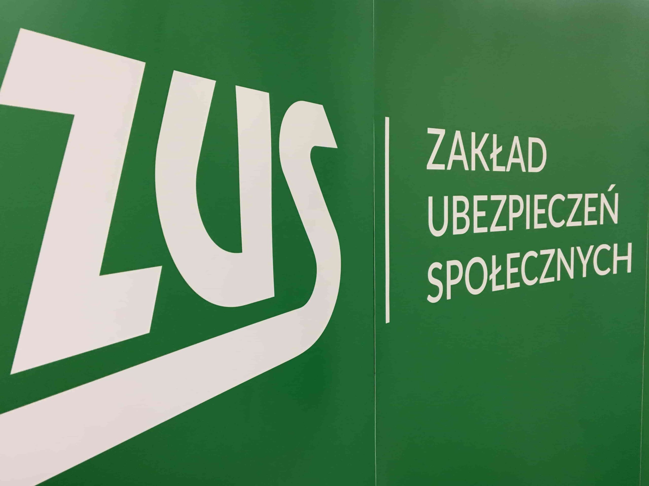 Zakład Ubezpieczeń Społecznych ostrzega swoich klientów przed fałszywymi mailami, które teoretycznie mają pochodzić z ZUS-u.