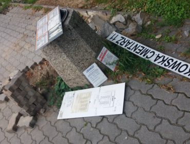 Opóźniają się prace przy wymianie przystanków w ramach projektu "Rozwój transportu niskoemisyjnego na obszarze Miejskiego Obszaru Funkcjonalnego Krosno"