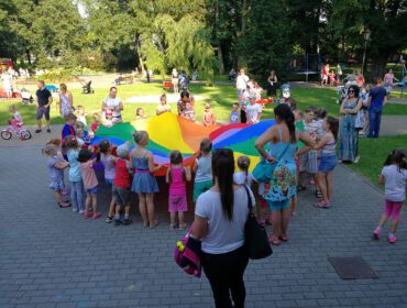 Letnia Przygoda to zajęcia dla dzieci organizowane w Ogródku Jordanowskim przez RCKP