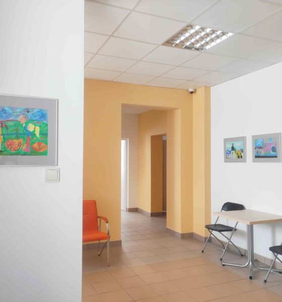 Ośrodek Środowiskowej Opieki Psychologicznej i Psychoterapeutycznej Dzieci i Młodzieży znajduje się przy ulicy Grodzkiej 47 a