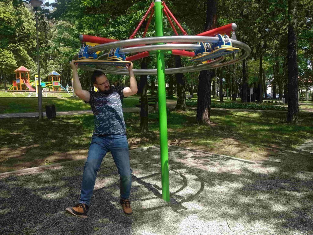 W Parku Pileckiego (park na Zawodziu) zamontowano nowe urządzenia w miejsce dawnego “Vita Parku”. Obecnie jest to “Street Workout Park”