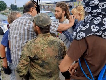 17 sierpnia Inicjatywa Dzikie Karpaty protestowała w obronie lasów i starych drzew pod siedzibą Regionalnej Dyrekcji Lasów Państwowych. O ile w ubiegłym roku wszystko przebiegło spokojnie, to tym razem doszło do awantury, wyzwisk i rękoczynów. Interweniowała policja.