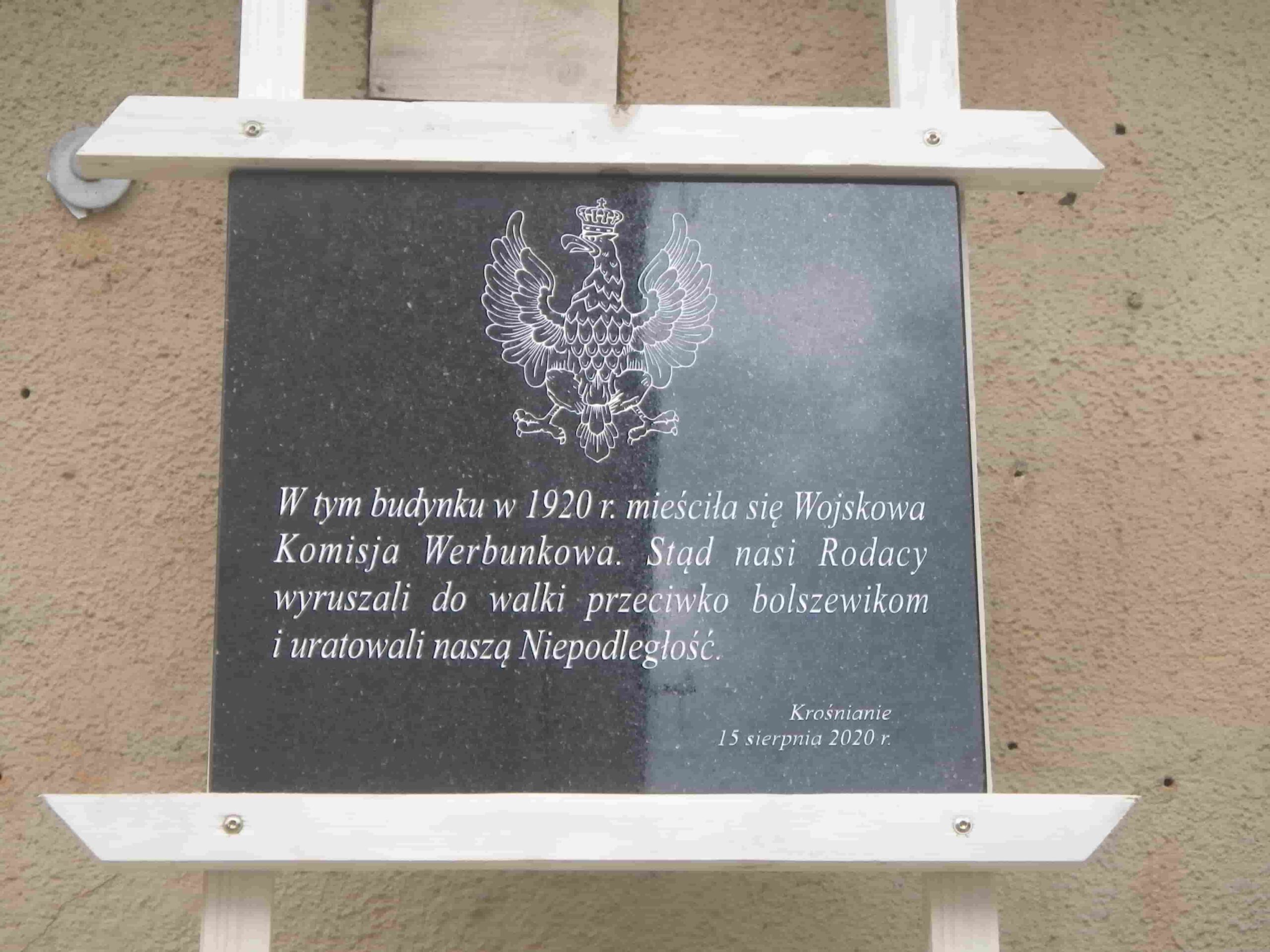 Tablica na budynku, w którym mieści się PTTK, przy ul. Krakowskiej, w 1920 mieściła się tutaj Wojskowa Komisja Werbunkowa