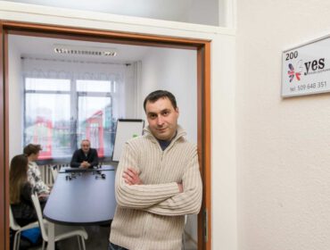 Tomasz Celej ze szkoły językowej YES