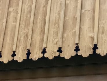 Odchodzące w niebyt drewniane domy na terenie Podkarpacia są dostrzeganym i docenianym przez turystów walorem tego regionu. Niestety, krajobraz kulturowy, który niegdyś decydował o odrębności regionalnej – dziś powoli odchodzi w niebyt.