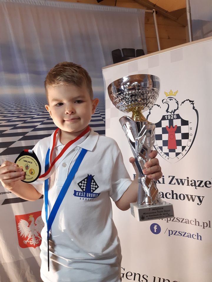 Maksymilian Wojtuń mistrz Polski w szachach do lat 6