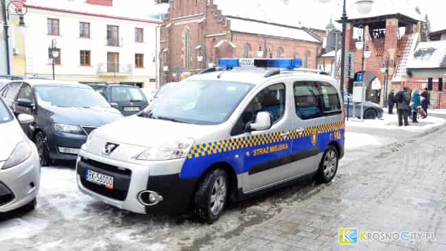 Samochód Straży Miejskiej w Krośnie