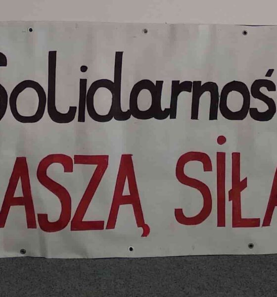 W BWA przy ul. Portiusa 4, do końca marca można zobaczyć (i usłyszeć) instalację artystyczną stworzoną ze wspomnień z niedawnych strajków.