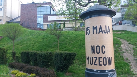 Noc Muzeów 2021 - informacja na słupie ogłoszeniowym