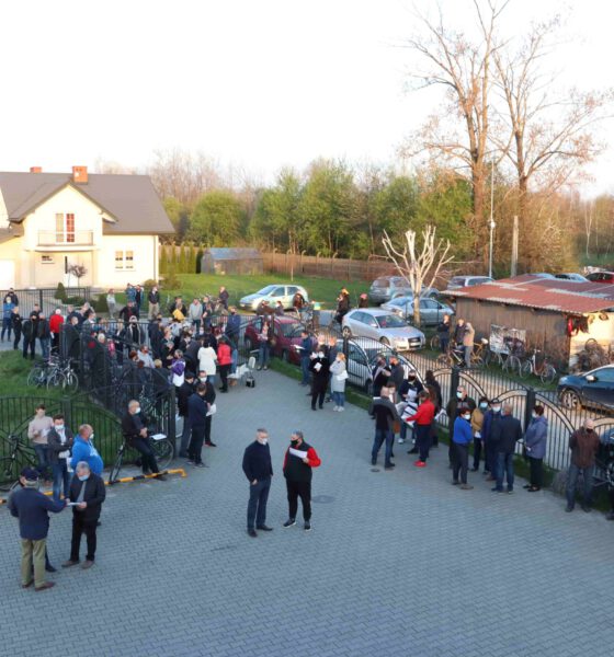Protest mieszkańców Świerzowej Polskiej przeciwko budowie bazy transportowej Remondis