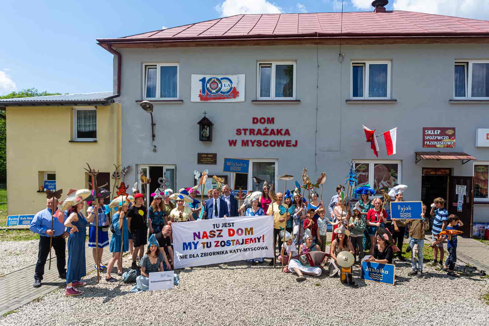 Protest mieszkańców Myscowej wraz z Kolektywem Siostry Rzeki i Fundacją Greenmind przeciwko budowie zbiornika i zapory na Wisłoce