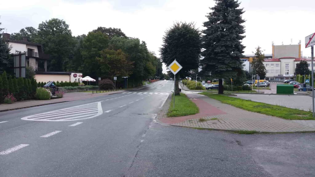 Ścieżka rowerowa na skrzyżowaniu ul. Krakowskiej z Naftową