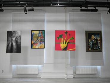 Obrazy z Galerii Atrium z Preszowa na wystawie w BWA Krosno