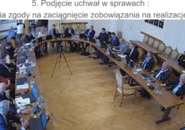 Z Sali Narad na Salę Sądową