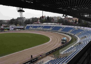 "Wilki" rządzą "Skyboksami" na stadionie