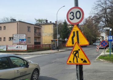 Pozimowe łatanie Kolejowej. Ważne informacje dla kierowców.