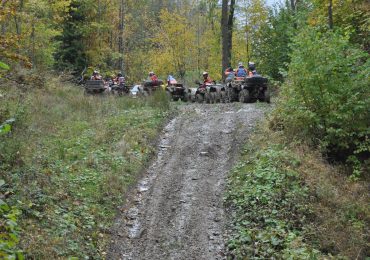 Walczą z leśnymi piratami