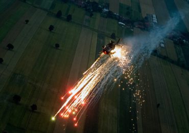 Nocne Airshow już dziś. Będą flary, iskry i pirotechnika
