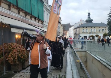 Zombie przeszły przez Krosno. Nikt nie został zjedzony! [Video]